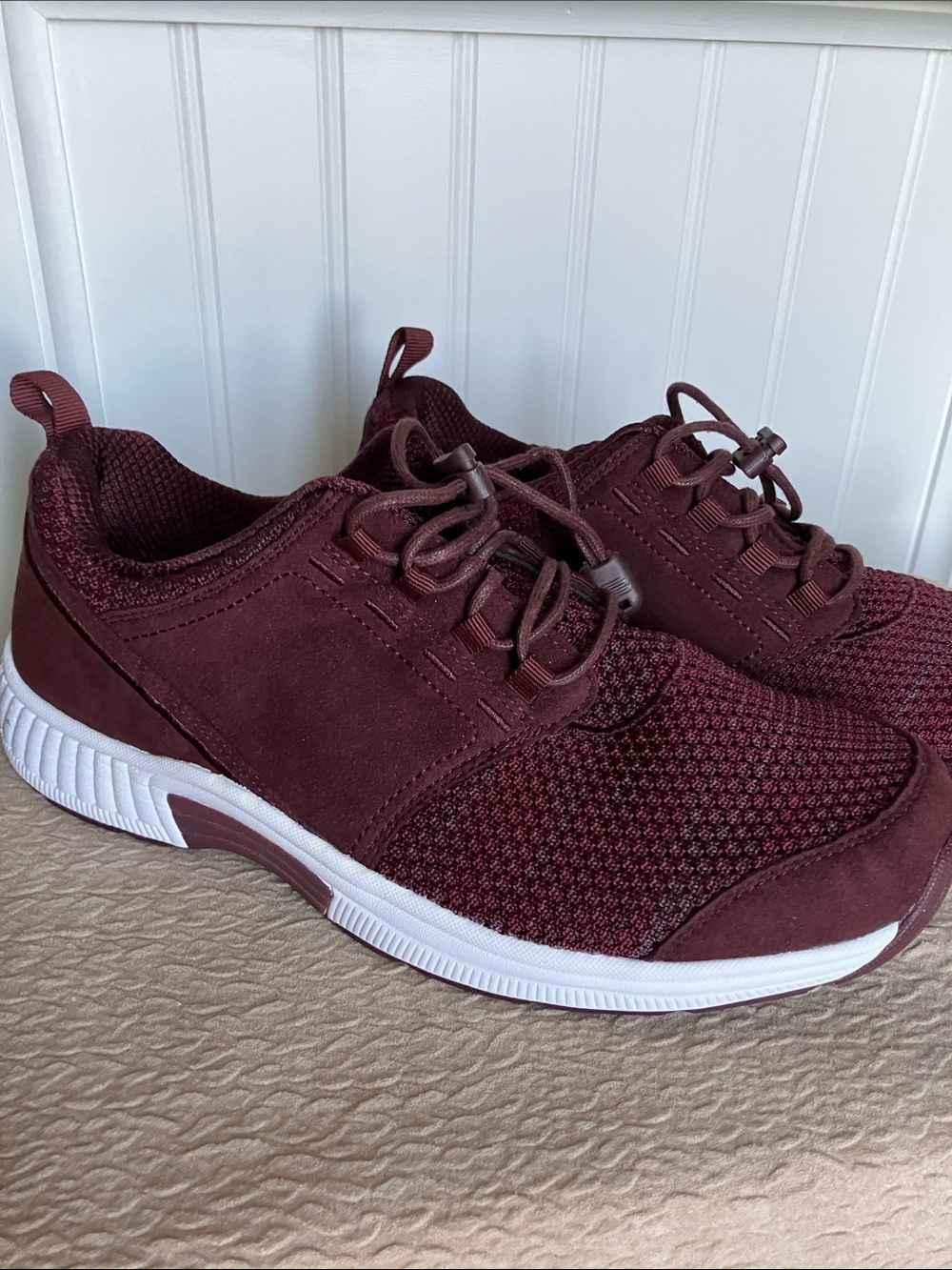 Orthofeet Women's 9.5 Wide Burgundy Comfort Walking Shoes Orthopedic Sneakers